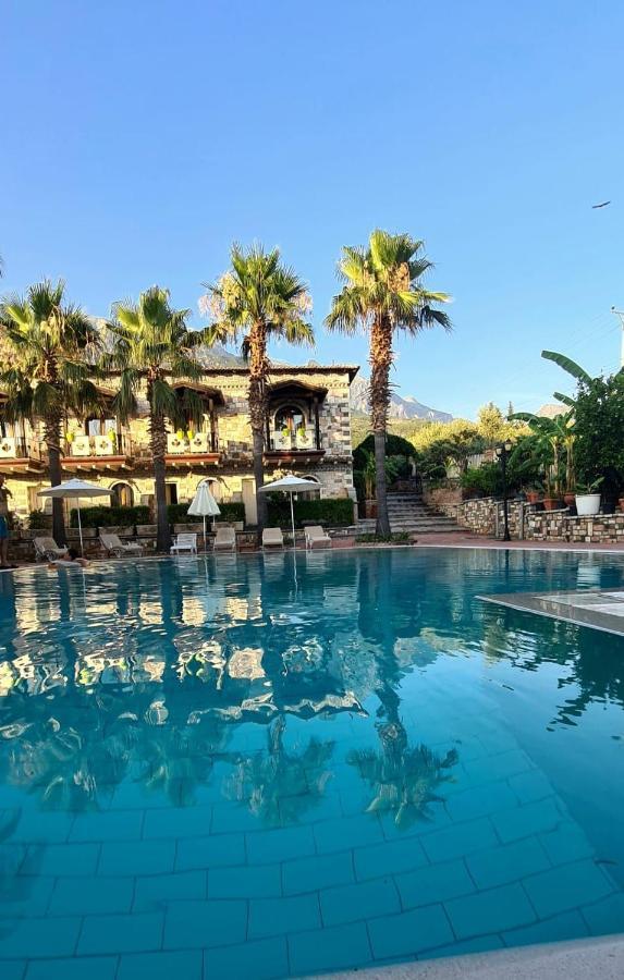 Hotel Sarajet E Pashait 1 เดอร์มี ภายนอก รูปภาพ