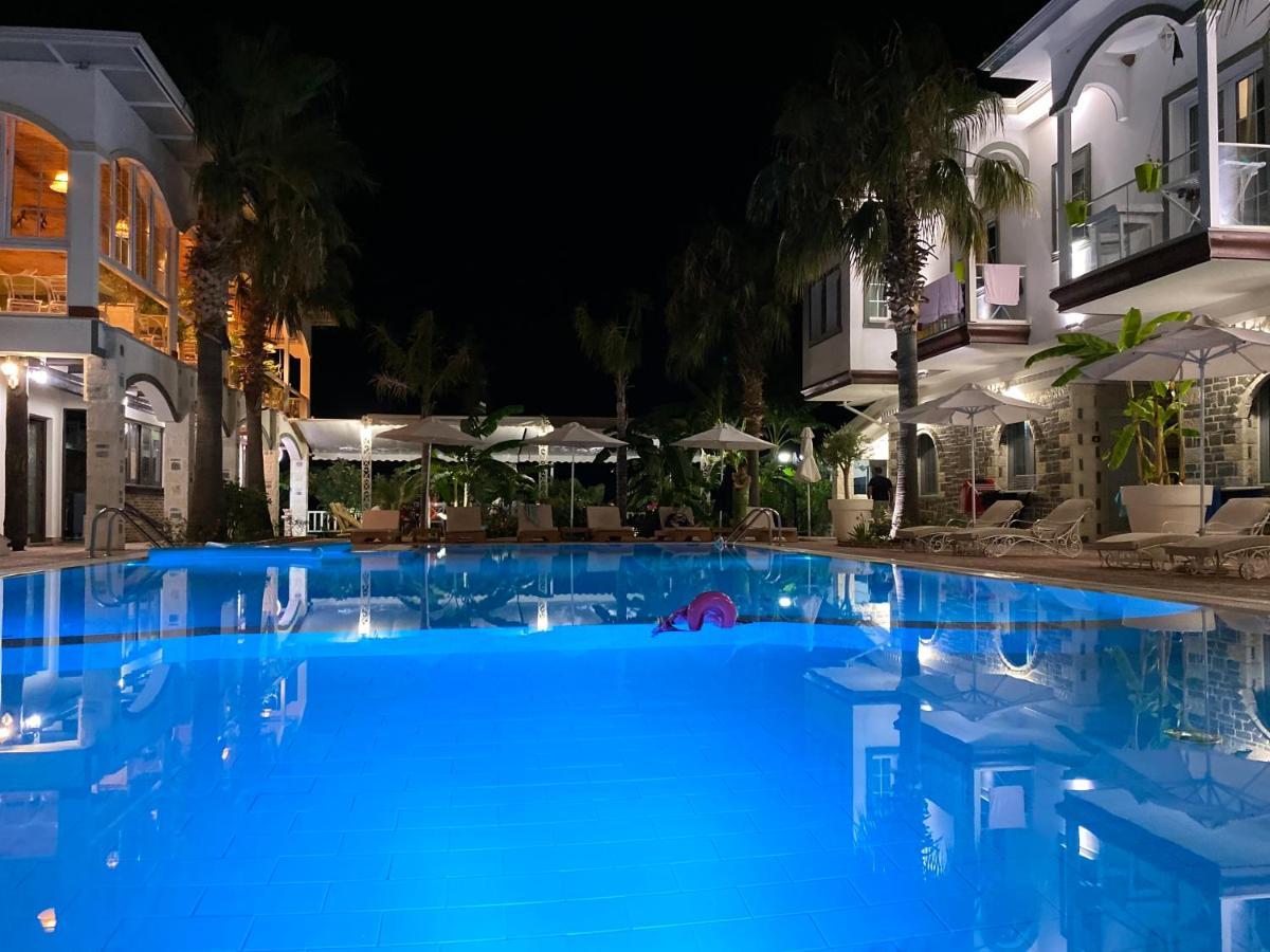 Hotel Sarajet E Pashait 1 เดอร์มี ภายนอก รูปภาพ