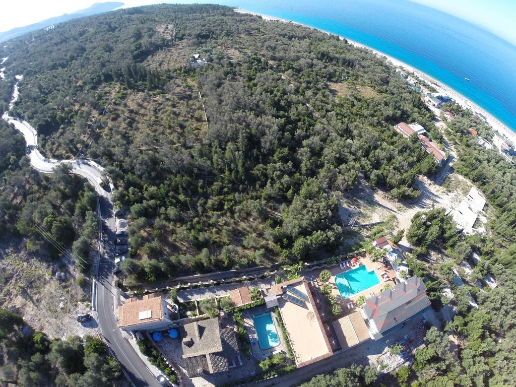Hotel Sarajet E Pashait 1 เดอร์มี ภายนอก รูปภาพ