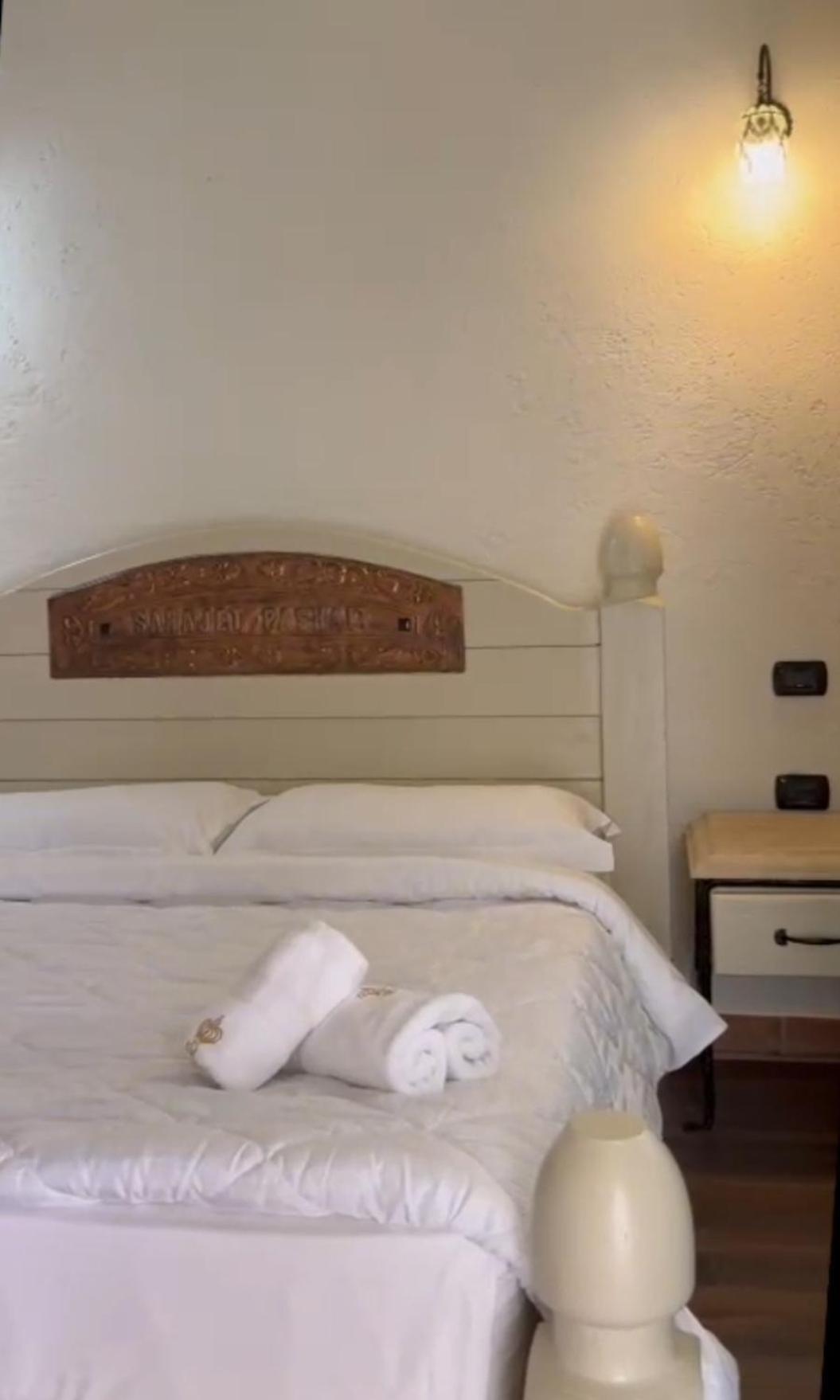 Hotel Sarajet E Pashait 1 เดอร์มี ภายนอก รูปภาพ