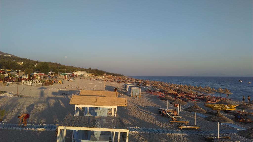 Hotel Sarajet E Pashait 1 เดอร์มี ภายนอก รูปภาพ