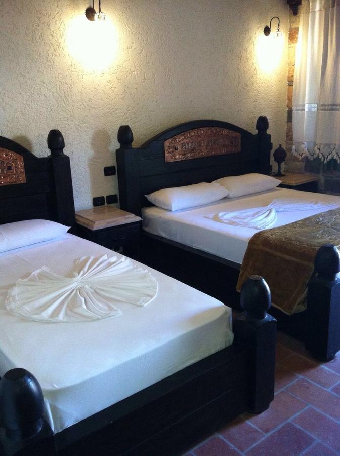 Hotel Sarajet E Pashait 1 เดอร์มี ภายนอก รูปภาพ