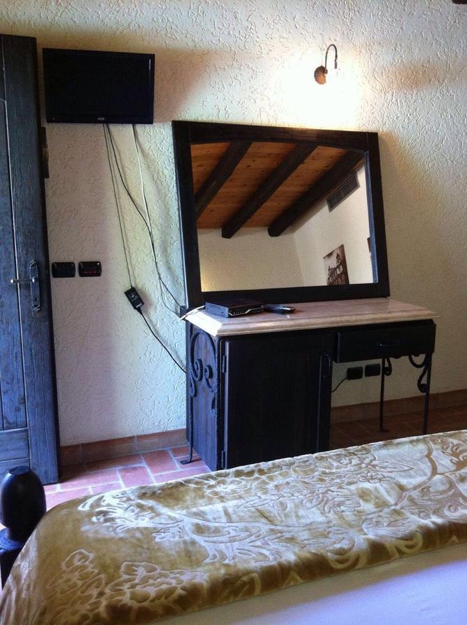 Hotel Sarajet E Pashait 1 เดอร์มี ภายนอก รูปภาพ